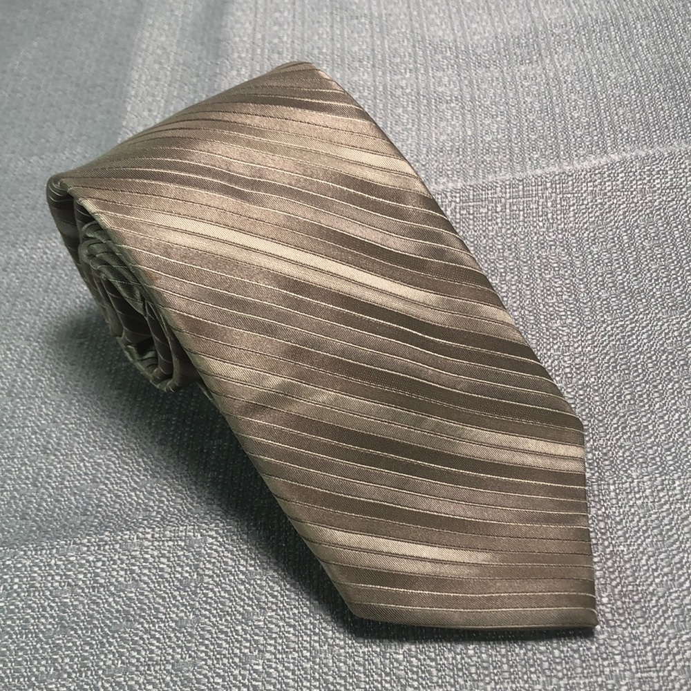 Perry Ellis Silk Neck Tie Champagne Ombré Diagonal Stripes Satiny Sheen